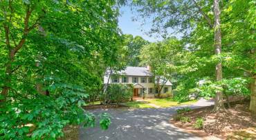 Welcome to 2130 Whippoorwill Rd!