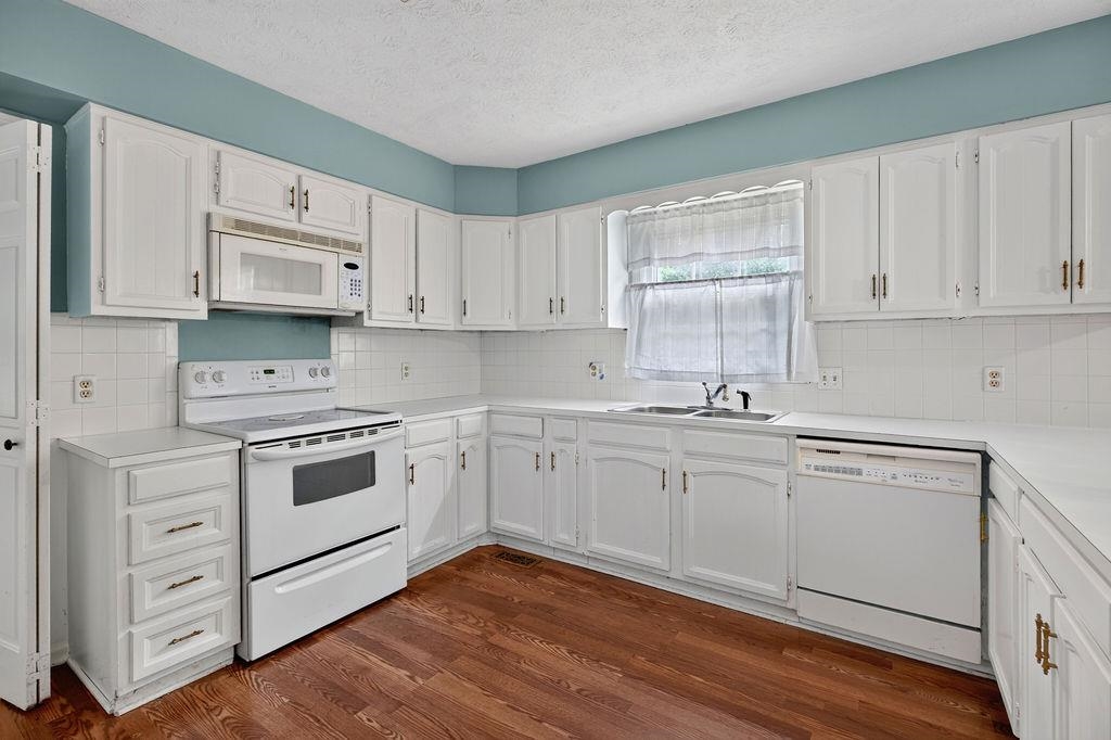 2818 PLANTATION LN, WAYNESBORO, Virginia 22980, 4 Bedrooms Bedrooms, ,2 BathroomsBathrooms,Residential,2818 PLANTATION LN,678626 MLS # 678626
