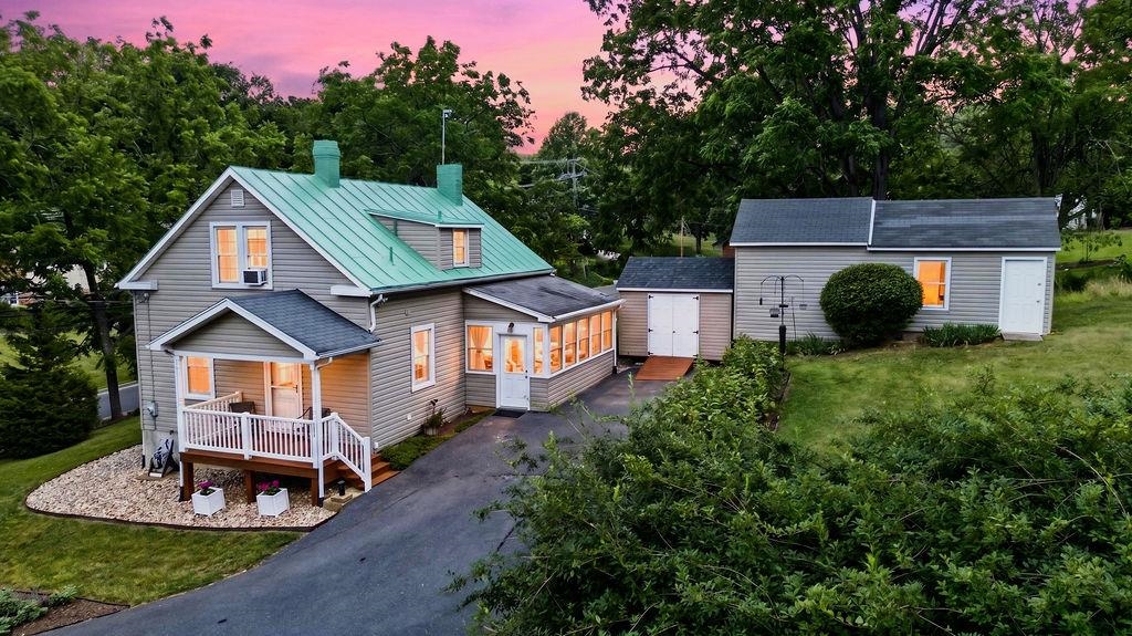 1801 SHUTTERLEE MILL RD, STAUNTON, Virginia 24401, 3 Bedrooms Bedrooms, ,2 BathroomsBathrooms,Residential,Harris,1801 SHUTTERLEE MILL RD,678627 MLS # 678627