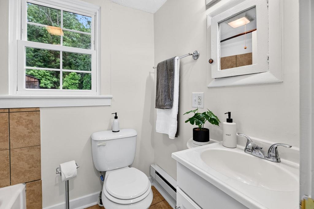 1801 SHUTTERLEE MILL RD, STAUNTON, Virginia 24401, 3 Bedrooms Bedrooms, ,2 BathroomsBathrooms,Residential,Harris,1801 SHUTTERLEE MILL RD,678627 MLS # 678627