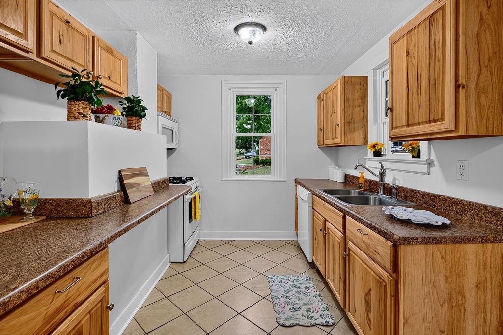 1801 SHUTTERLEE MILL RD, STAUNTON, Virginia 24401, 3 Bedrooms Bedrooms, ,2 BathroomsBathrooms,Residential,Harris,1801 SHUTTERLEE MILL RD,678627 MLS # 678627