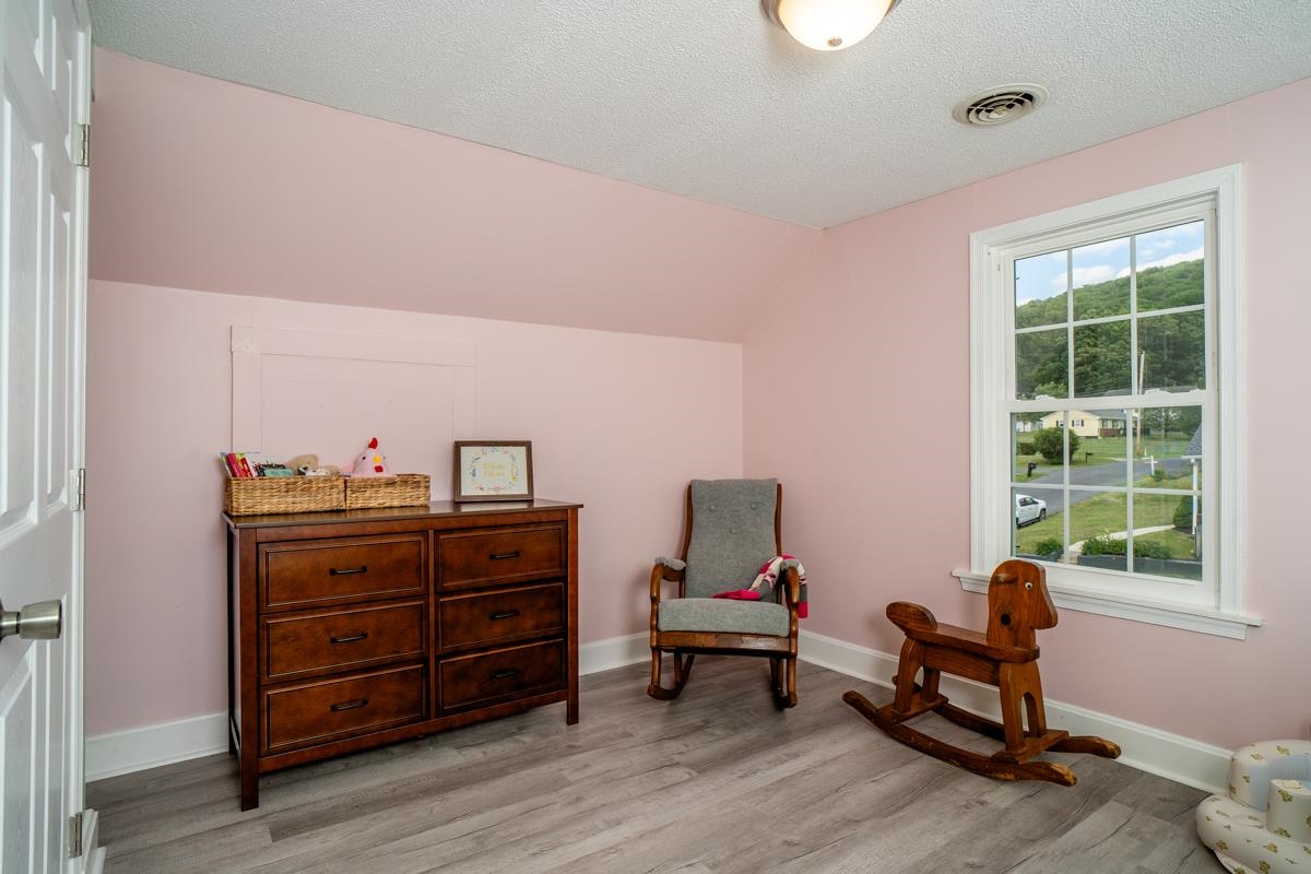 344 MARY GRAY LN, STAUNTON, Virginia 24401, 3 Bedrooms Bedrooms, ,1 BathroomBathrooms,Residential,344 MARY GRAY LN,678636 MLS # 678636 344 MARY GRAY LN, STAUNTON, Virginia 24401, 3 Bedrooms Bedrooms, ,1 BathroomBathrooms,Residential,344 MARY GRAY LN,678636 MLS # 678636