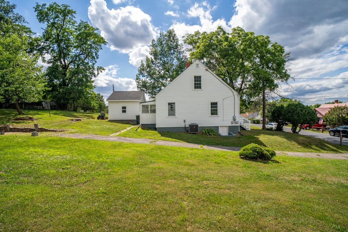 344 MARY GRAY LN, STAUNTON, Virginia 24401, 3 Bedrooms Bedrooms, ,1 BathroomBathrooms,Residential,344 MARY GRAY LN,678636 MLS # 678636 344 MARY GRAY LN, STAUNTON, Virginia 24401, 3 Bedrooms Bedrooms, ,1 BathroomBathrooms,Residential,344 MARY GRAY LN,678636 MLS # 678636