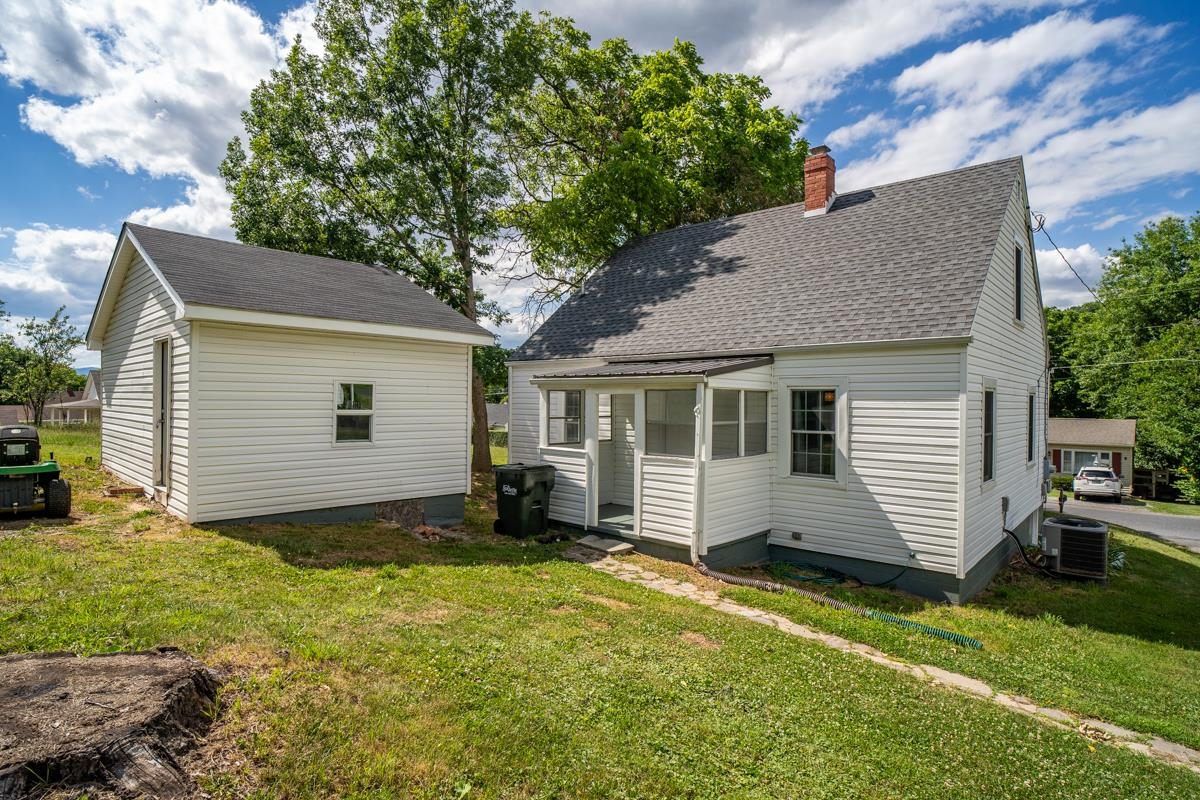 344 MARY GRAY LN, STAUNTON, Virginia 24401, 3 Bedrooms Bedrooms, ,1 BathroomBathrooms,Residential,344 MARY GRAY LN,678636 MLS # 678636 344 MARY GRAY LN, STAUNTON, Virginia 24401, 3 Bedrooms Bedrooms, ,1 BathroomBathrooms,Residential,344 MARY GRAY LN,678636 MLS # 678636