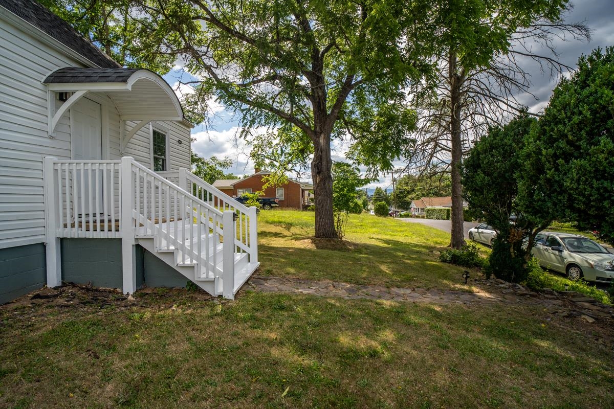 344 MARY GRAY LN, STAUNTON, Virginia 24401, 3 Bedrooms Bedrooms, ,1 BathroomBathrooms,Residential,344 MARY GRAY LN,678636 MLS # 678636 344 MARY GRAY LN, STAUNTON, Virginia 24401, 3 Bedrooms Bedrooms, ,1 BathroomBathrooms,Residential,344 MARY GRAY LN,678636 MLS # 678636