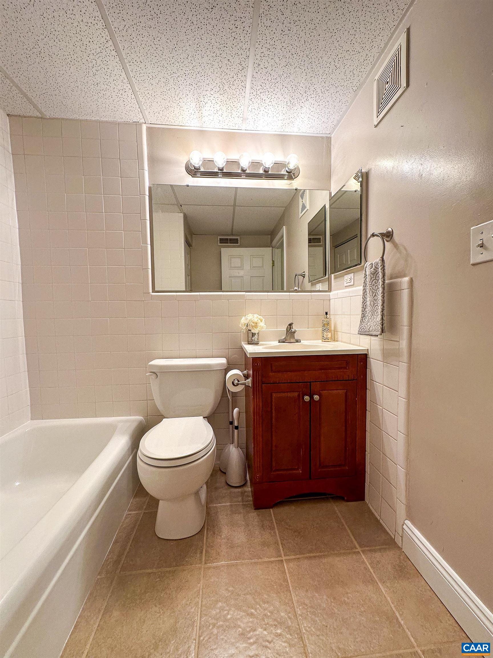 1800 JEFFERSON PARK AVE, CHARLOTTESVILLE, Virginia 22903, 2 Bedrooms Bedrooms, ,1 BathroomBathrooms,Residential,1800 Jefferson Park Ave #59,1800 JEFFERSON PARK AVE,678639 MLS # 678639 1800 JEFFERSON PARK AVE, CHARLOTTESVILLE, Virginia 22903, 2 Bedrooms Bedrooms, ,1 BathroomBathrooms,Residential,1800 Jefferson Park Ave #59,1800 JEFFERSON PARK AVE,678639 MLS # 678639