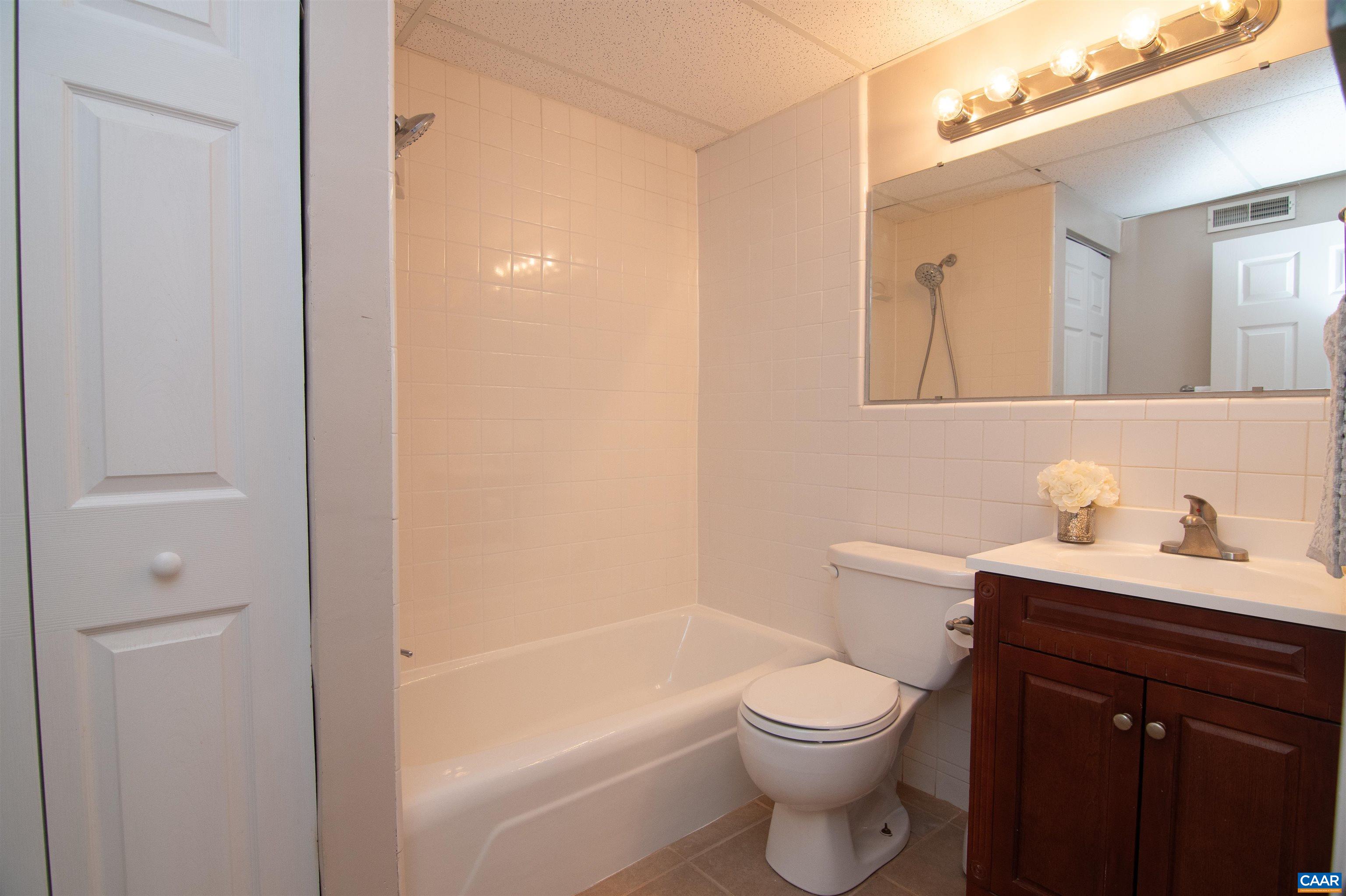 1800 JEFFERSON PARK AVE, CHARLOTTESVILLE, Virginia 22903, 2 Bedrooms Bedrooms, ,1 BathroomBathrooms,Residential,1800 Jefferson Park Ave #59,1800 JEFFERSON PARK AVE,678639 MLS # 678639 1800 JEFFERSON PARK AVE, CHARLOTTESVILLE, Virginia 22903, 2 Bedrooms Bedrooms, ,1 BathroomBathrooms,Residential,1800 Jefferson Park Ave #59,1800 JEFFERSON PARK AVE,678639 MLS # 678639