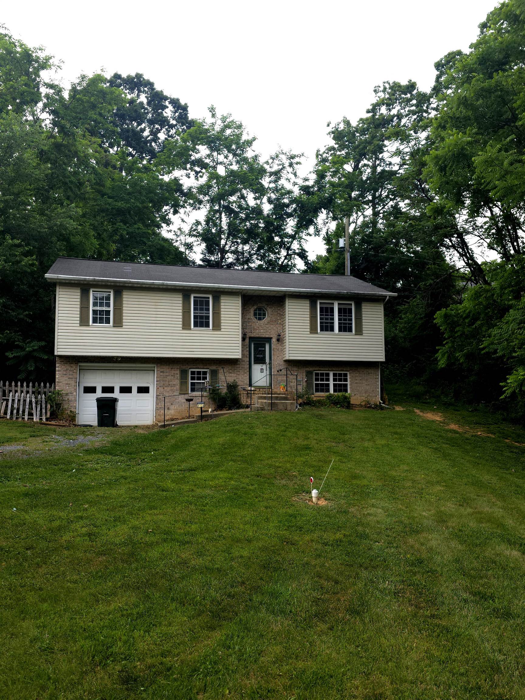 412 DEVON RD, STAUNTON, Virginia 24401, 3 Bedrooms Bedrooms, ,2 BathroomsBathrooms,Residential,412 DEVON RD,678643 MLS # 678643 412 DEVON RD, STAUNTON, Virginia 24401, 3 Bedrooms Bedrooms, ,2 BathroomsBathrooms,Residential,412 DEVON RD,678643 MLS # 678643