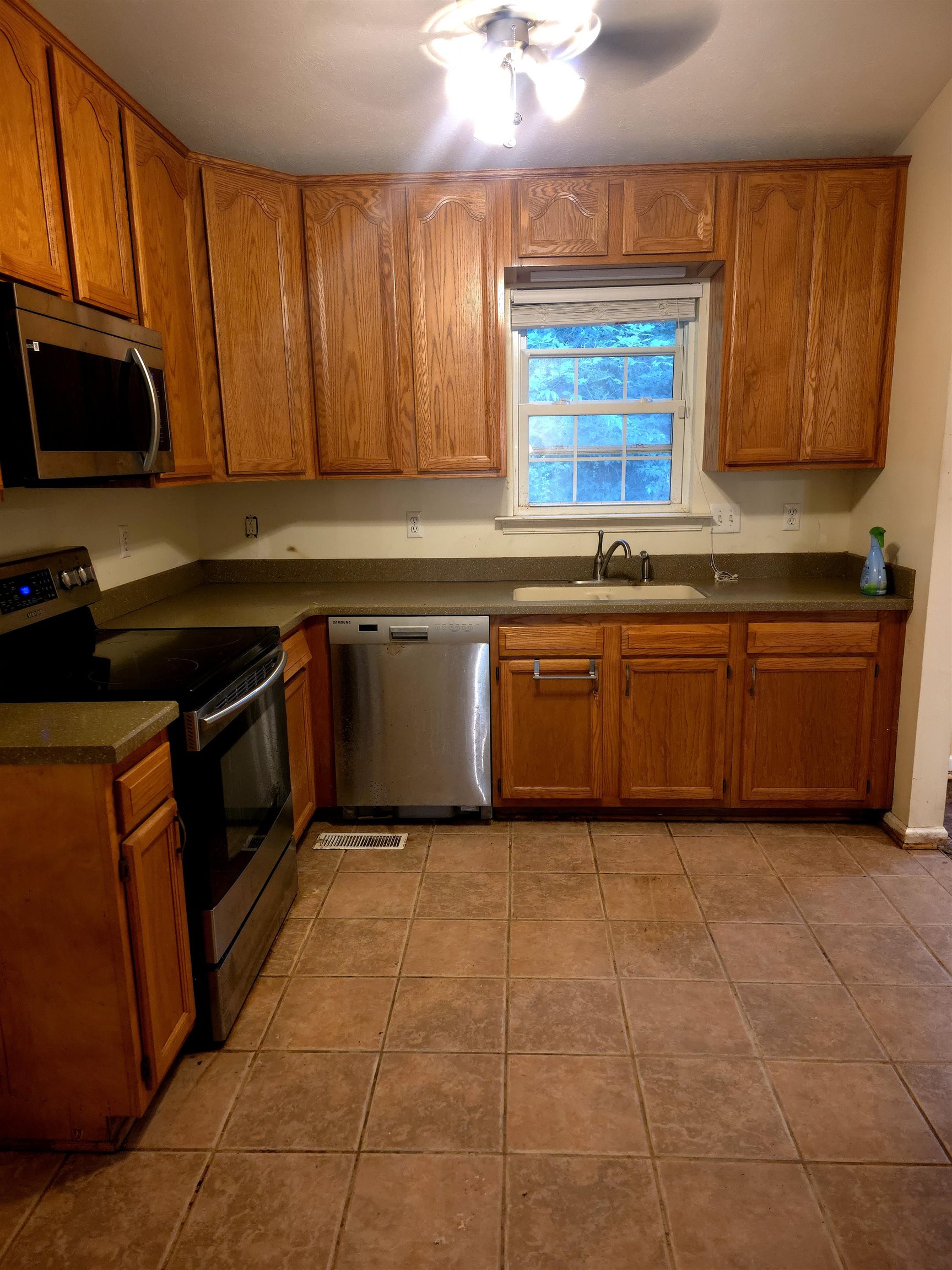 412 DEVON RD, STAUNTON, Virginia 24401, 3 Bedrooms Bedrooms, ,2 BathroomsBathrooms,Residential,412 DEVON RD,678643 MLS # 678643 412 DEVON RD, STAUNTON, Virginia 24401, 3 Bedrooms Bedrooms, ,2 BathroomsBathrooms,Residential,412 DEVON RD,678643 MLS # 678643