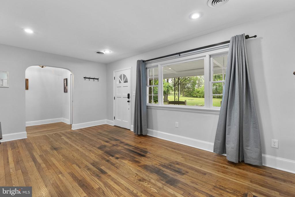 6428 JOHN S MOSBY HWY, MIDDLEBURG, Virginia 20117, 4 Bedrooms Bedrooms, ,3 BathroomsBathrooms,Residential,6428 JOHN S MOSBY HWY,VAFQ2022624 MLS # VAFQ2022624