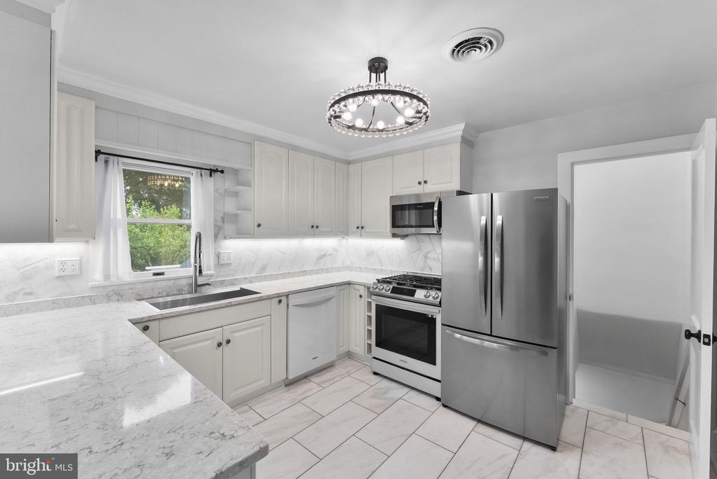 6428 JOHN S MOSBY HWY, MIDDLEBURG, Virginia 20117, 4 Bedrooms Bedrooms, ,3 BathroomsBathrooms,Residential,6428 JOHN S MOSBY HWY,VAFQ2022624 MLS # VAFQ2022624