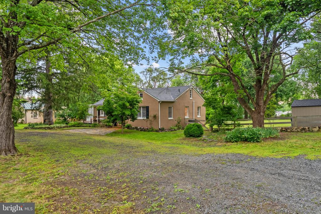6428 JOHN S MOSBY HWY, MIDDLEBURG, Virginia 20117, 4 Bedrooms Bedrooms, ,3 BathroomsBathrooms,Residential,6428 JOHN S MOSBY HWY,VAFQ2022624 MLS # VAFQ2022624
