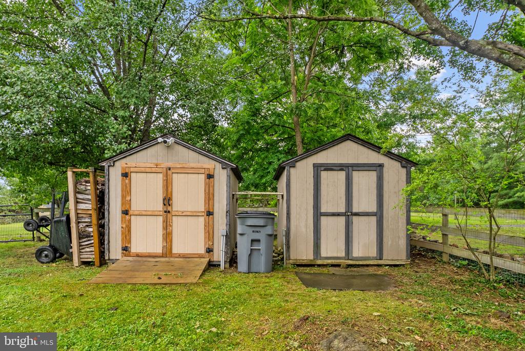 6428 JOHN S MOSBY HWY, MIDDLEBURG, Virginia 20117, 4 Bedrooms Bedrooms, ,3 BathroomsBathrooms,Residential,6428 JOHN S MOSBY HWY,VAFQ2022624 MLS # VAFQ2022624