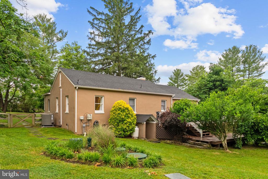 6428 JOHN S MOSBY HWY, MIDDLEBURG, Virginia 20117, 4 Bedrooms Bedrooms, ,3 BathroomsBathrooms,Residential,6428 JOHN S MOSBY HWY,VAFQ2022624 MLS # VAFQ2022624