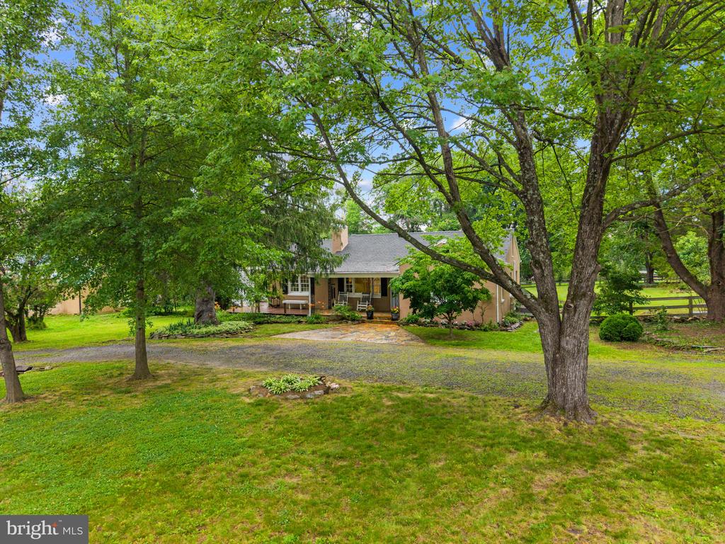 6428 JOHN S MOSBY HWY, MIDDLEBURG, Virginia 20117, 4 Bedrooms Bedrooms, ,3 BathroomsBathrooms,Residential,6428 JOHN S MOSBY HWY,VAFQ2022624 MLS # VAFQ2022624