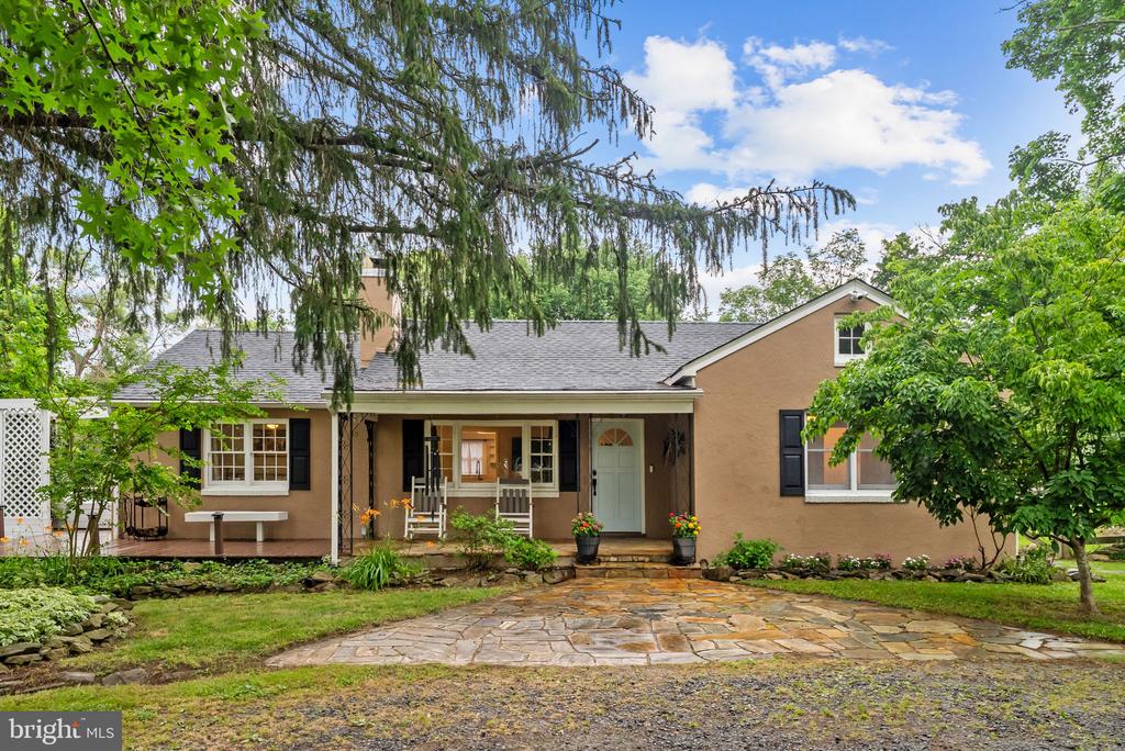 6428 JOHN S MOSBY HWY, MIDDLEBURG, Virginia 20117, 4 Bedrooms Bedrooms, ,3 BathroomsBathrooms,Residential,6428 JOHN S MOSBY HWY,VAFQ2022624 MLS # VAFQ2022624