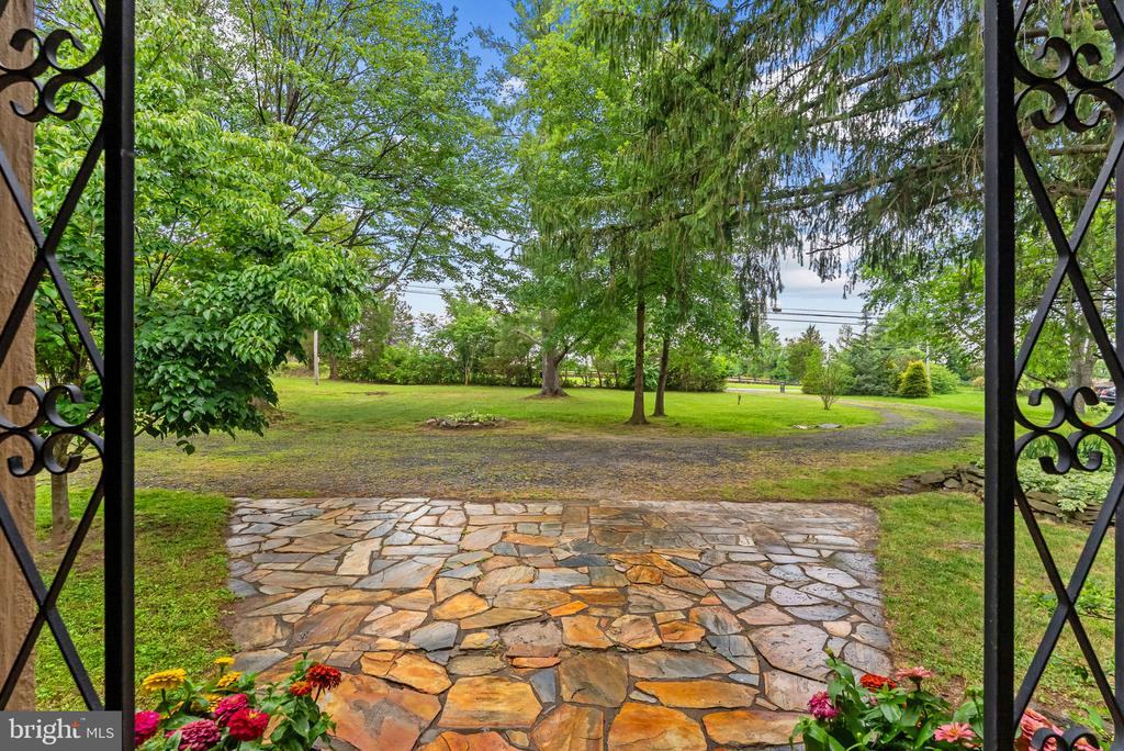 6428 JOHN S MOSBY HWY, MIDDLEBURG, Virginia 20117, 4 Bedrooms Bedrooms, ,3 BathroomsBathrooms,Residential,6428 JOHN S MOSBY HWY,VAFQ2022624 MLS # VAFQ2022624