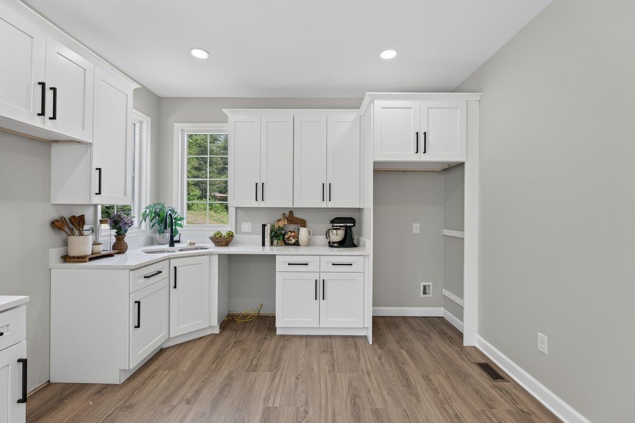 211 SUFFOLK DR, ROCKINGHAM, Virginia 22801, 4 Bedrooms Bedrooms, ,3 BathroomsBathrooms,Residential,211 SUFFOLK DR,678657 MLS # 678657 211 SUFFOLK DR, ROCKINGHAM, Virginia 22801, 4 Bedrooms Bedrooms, ,3 BathroomsBathrooms,Residential,211 SUFFOLK DR,678657 MLS # 678657