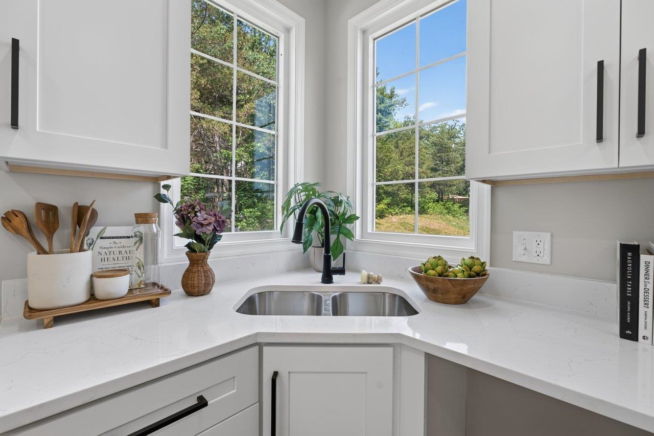 211 SUFFOLK DR, ROCKINGHAM, Virginia 22801, 4 Bedrooms Bedrooms, ,3 BathroomsBathrooms,Residential,211 SUFFOLK DR,678657 MLS # 678657 211 SUFFOLK DR, ROCKINGHAM, Virginia 22801, 4 Bedrooms Bedrooms, ,3 BathroomsBathrooms,Residential,211 SUFFOLK DR,678657 MLS # 678657