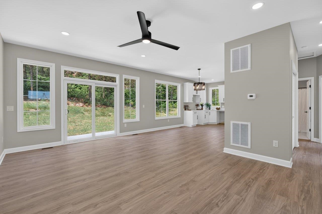 211 SUFFOLK DR, ROCKINGHAM, Virginia 22801, 4 Bedrooms Bedrooms, ,3 BathroomsBathrooms,Residential,211 SUFFOLK DR,678657 MLS # 678657 211 SUFFOLK DR, ROCKINGHAM, Virginia 22801, 4 Bedrooms Bedrooms, ,3 BathroomsBathrooms,Residential,211 SUFFOLK DR,678657 MLS # 678657