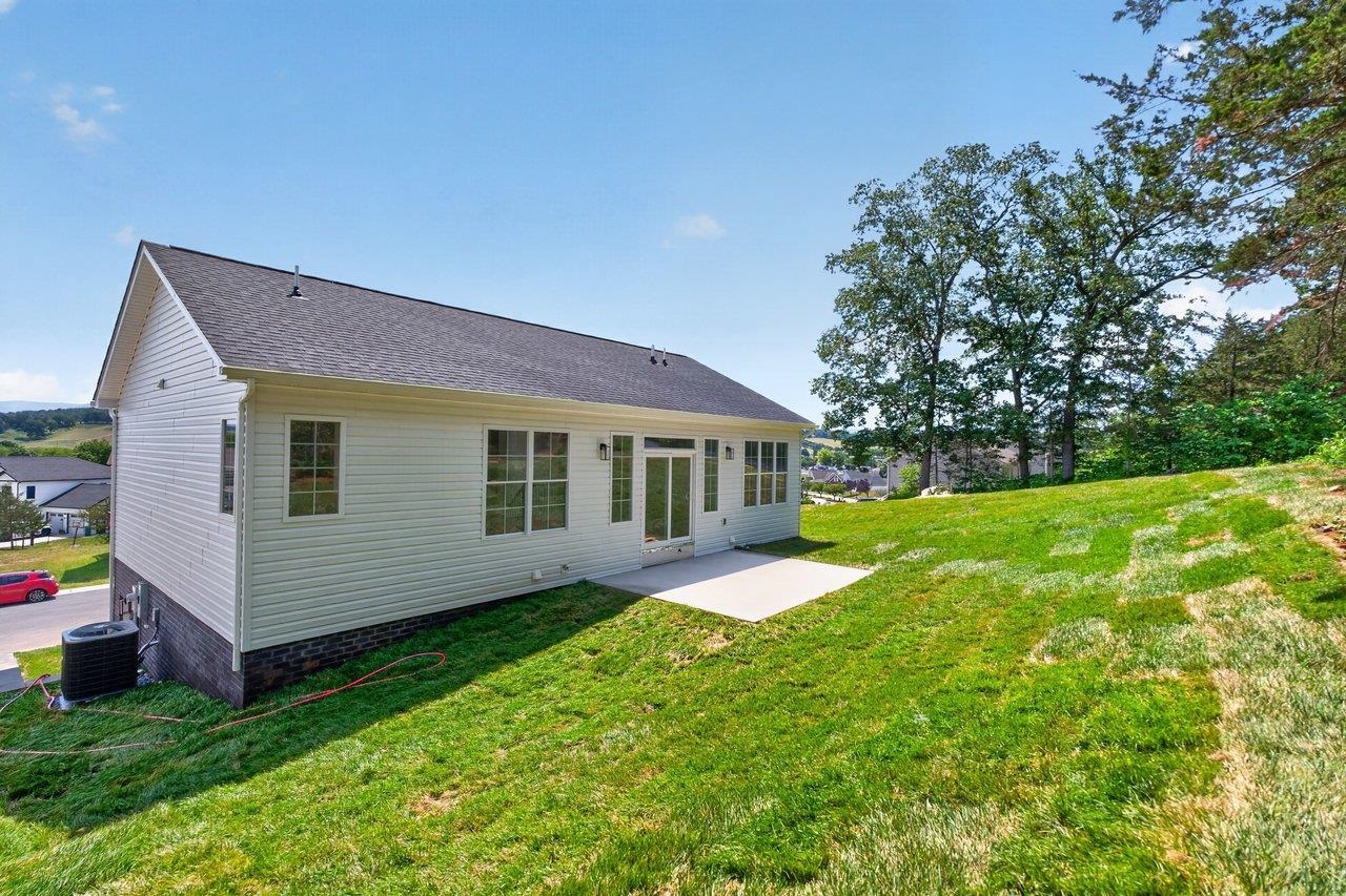 211 SUFFOLK DR, ROCKINGHAM, Virginia 22801, 4 Bedrooms Bedrooms, ,3 BathroomsBathrooms,Residential,211 SUFFOLK DR,678657 MLS # 678657 211 SUFFOLK DR, ROCKINGHAM, Virginia 22801, 4 Bedrooms Bedrooms, ,3 BathroomsBathrooms,Residential,211 SUFFOLK DR,678657 MLS # 678657