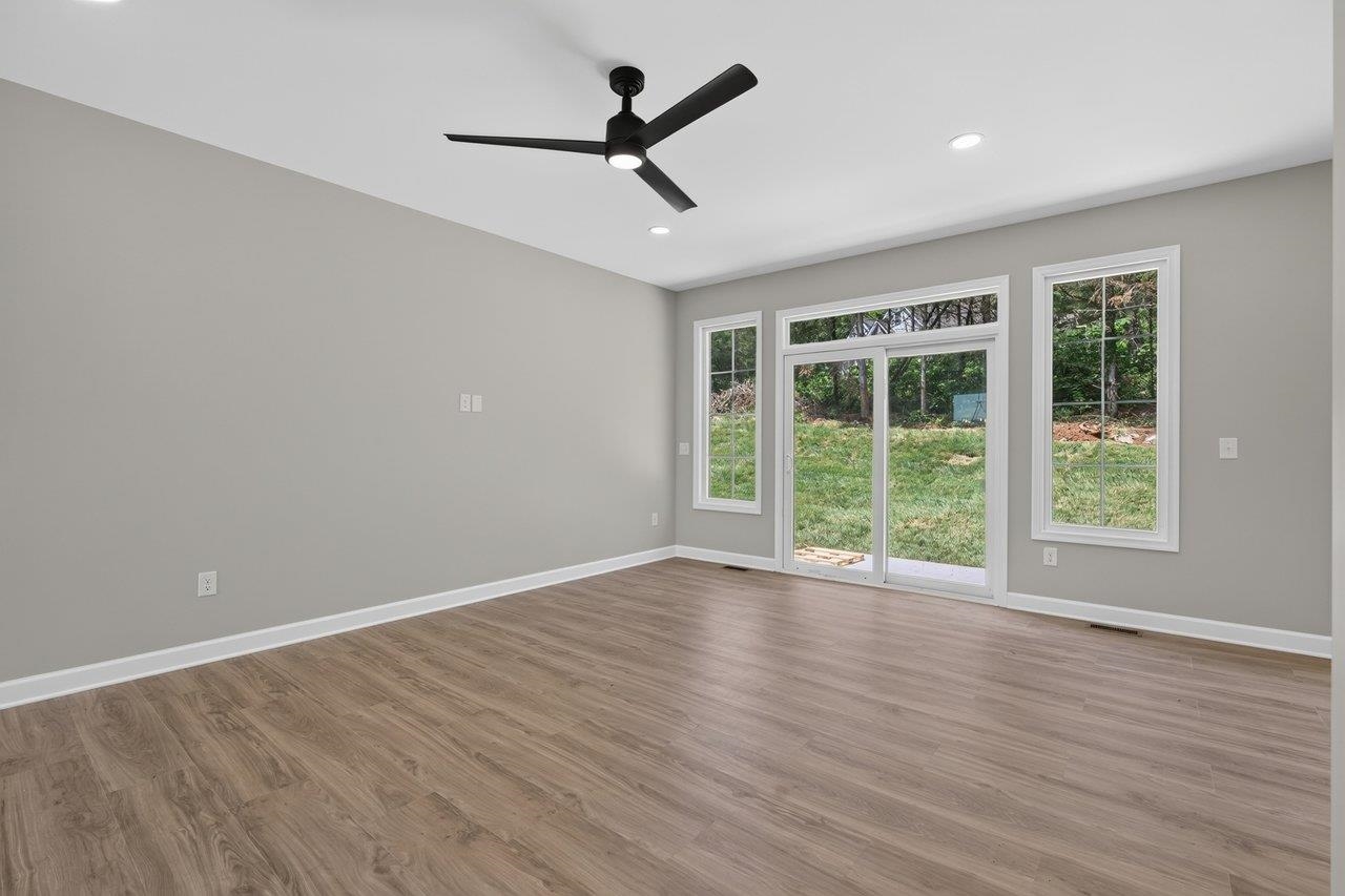 211 SUFFOLK DR, ROCKINGHAM, Virginia 22801, 4 Bedrooms Bedrooms, ,3 BathroomsBathrooms,Residential,211 SUFFOLK DR,678657 MLS # 678657 211 SUFFOLK DR, ROCKINGHAM, Virginia 22801, 4 Bedrooms Bedrooms, ,3 BathroomsBathrooms,Residential,211 SUFFOLK DR,678657 MLS # 678657