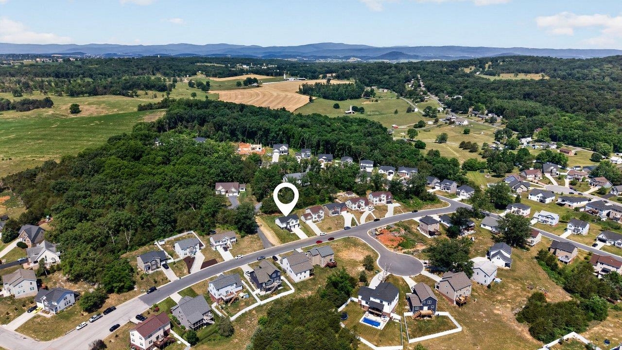 211 SUFFOLK DR, ROCKINGHAM, Virginia 22801, 4 Bedrooms Bedrooms, ,3 BathroomsBathrooms,Residential,211 SUFFOLK DR,678657 MLS # 678657 211 SUFFOLK DR, ROCKINGHAM, Virginia 22801, 4 Bedrooms Bedrooms, ,3 BathroomsBathrooms,Residential,211 SUFFOLK DR,678657 MLS # 678657