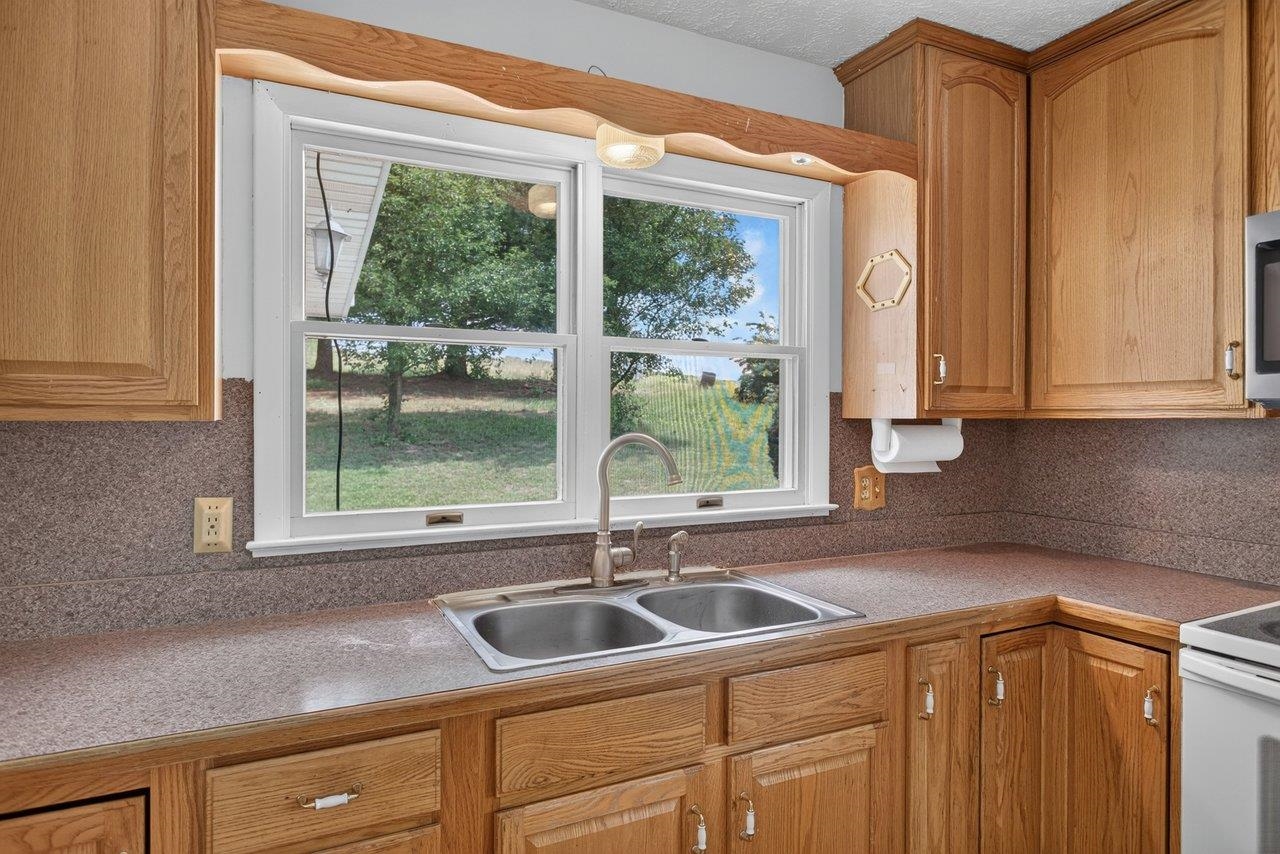 1627 BARBERSHOP RD, EDINBURG, Virginia 22824, 3 Bedrooms Bedrooms, ,2 BathroomsBathrooms,Residential,1627 BARBERSHOP RD,678667 MLS # 678667