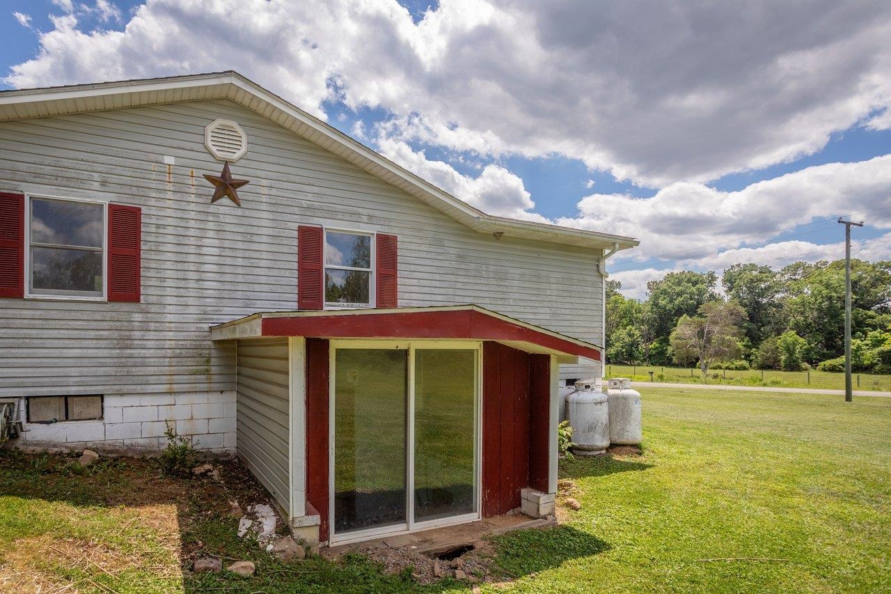 1627 BARBERSHOP RD, EDINBURG, Virginia 22824, 3 Bedrooms Bedrooms, ,2 BathroomsBathrooms,Residential,1627 BARBERSHOP RD,678667 MLS # 678667