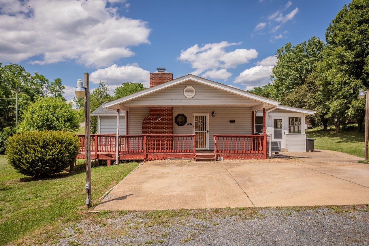 1627 BARBERSHOP RD, EDINBURG, Virginia 22824, 3 Bedrooms Bedrooms, ,2 BathroomsBathrooms,Residential,1627 BARBERSHOP RD,678667 MLS # 678667