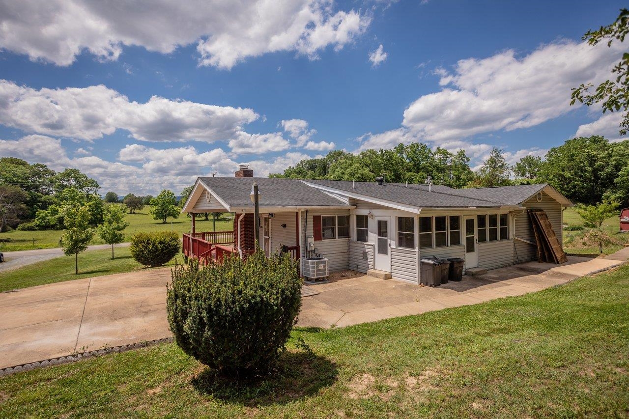 1627 BARBERSHOP RD, EDINBURG, Virginia 22824, 3 Bedrooms Bedrooms, ,2 BathroomsBathrooms,Residential,1627 BARBERSHOP RD,678667 MLS # 678667