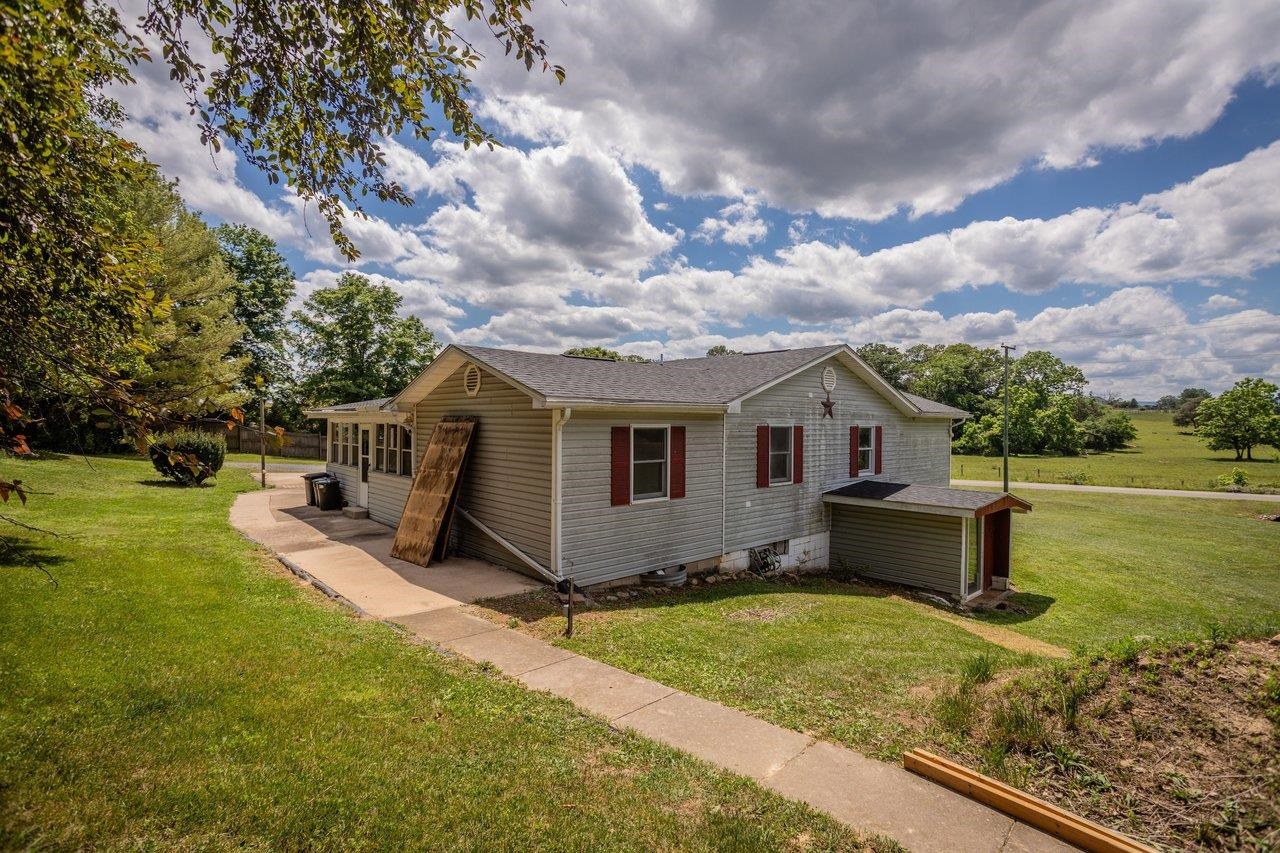1627 BARBERSHOP RD, EDINBURG, Virginia 22824, 3 Bedrooms Bedrooms, ,2 BathroomsBathrooms,Residential,1627 BARBERSHOP RD,678667 MLS # 678667