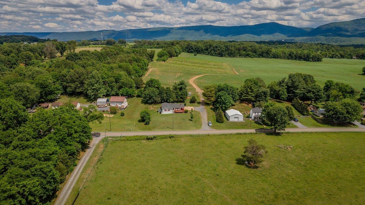 1627 BARBERSHOP RD, EDINBURG, Virginia 22824, 3 Bedrooms Bedrooms, ,2 BathroomsBathrooms,Residential,1627 BARBERSHOP RD,678667 MLS # 678667