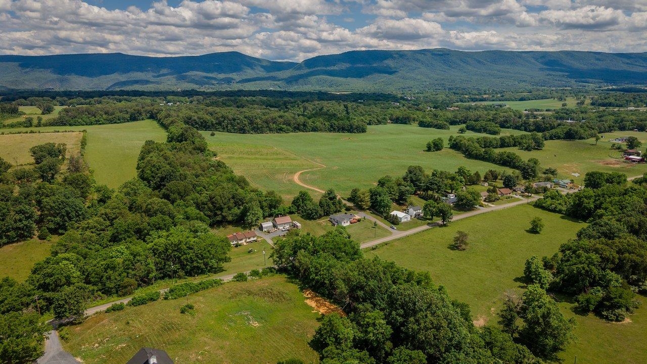 1627 BARBERSHOP RD, EDINBURG, Virginia 22824, 3 Bedrooms Bedrooms, ,2 BathroomsBathrooms,Residential,1627 BARBERSHOP RD,678667 MLS # 678667