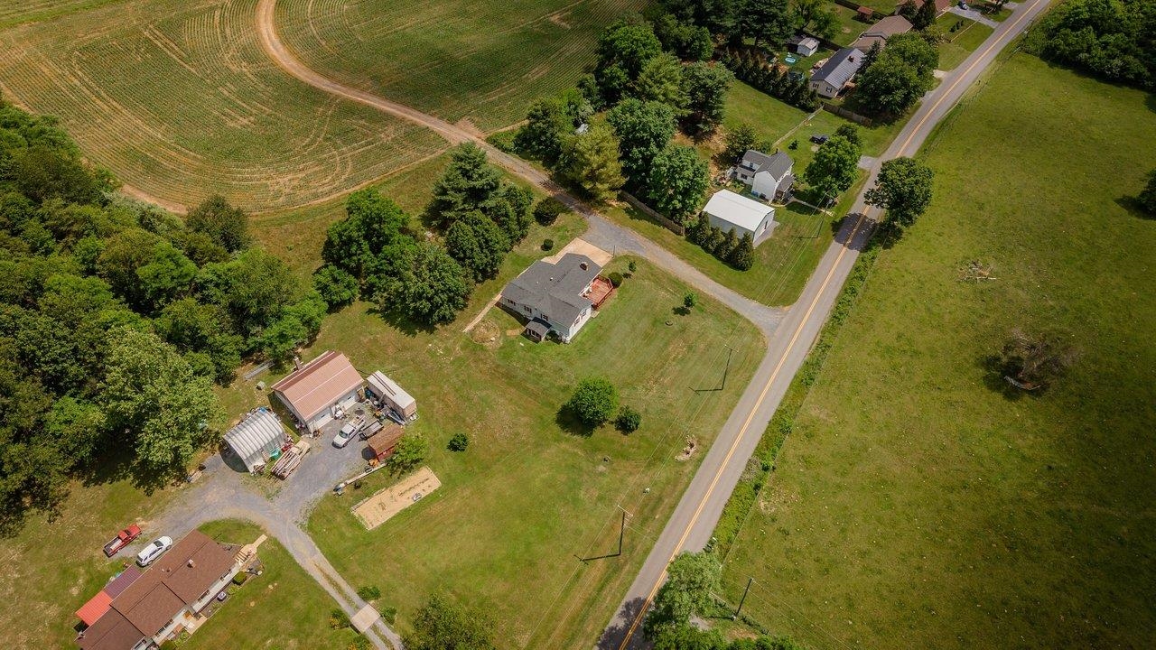 1627 BARBERSHOP RD, EDINBURG, Virginia 22824, 3 Bedrooms Bedrooms, ,2 BathroomsBathrooms,Residential,1627 BARBERSHOP RD,678667 MLS # 678667