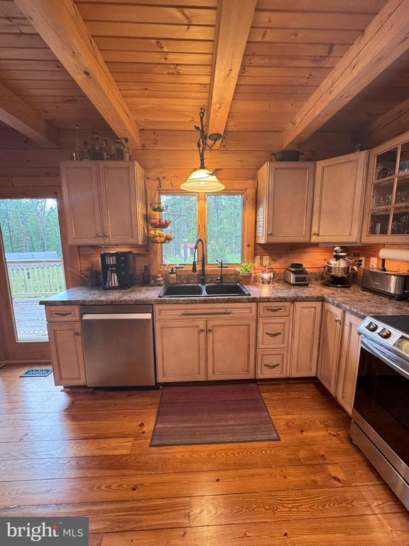 10409 TREATY CT, SPOTSYLVANIA, Virginia 22553, 5 Bedrooms Bedrooms, ,3 BathroomsBathrooms,Residential,10409 TREATY CT,VASP2042156 MLS # VASP2042156 10409 TREATY CT, SPOTSYLVANIA, Virginia 22553, 5 Bedrooms Bedrooms, ,3 BathroomsBathrooms,Residential,10409 TREATY CT,VASP2042156 MLS # VASP2042156