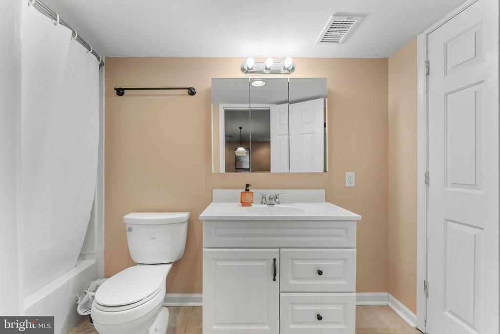 700 FOX CHASE ST, WARRENTON, Virginia 20186, 3 Bedrooms Bedrooms, ,3 BathroomsBathrooms,Residential,700 FOX CHASE ST,VAFQ2022458 MLS # VAFQ2022458 700 FOX CHASE ST, WARRENTON, Virginia 20186, 3 Bedrooms Bedrooms, ,3 BathroomsBathrooms,Residential,700 FOX CHASE ST,VAFQ2022458 MLS # VAFQ2022458
