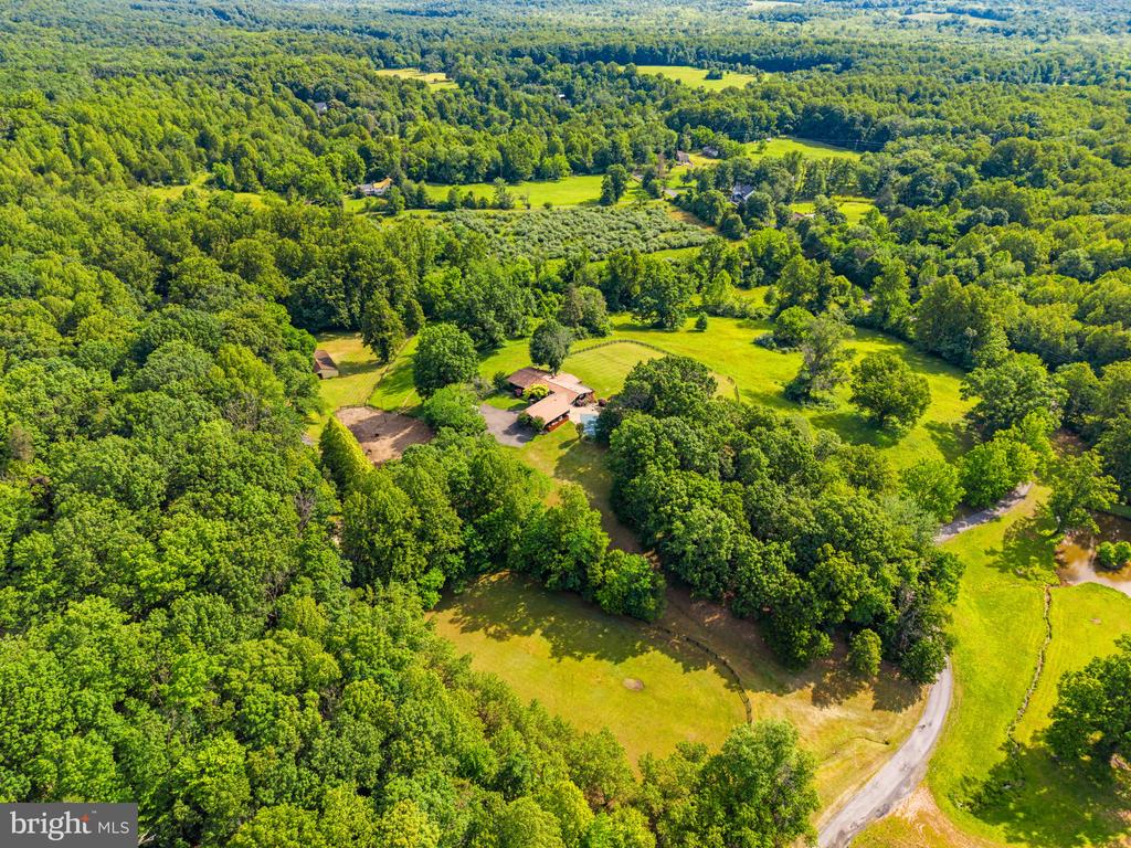 5114 LAUREL LN, BROAD RUN, Virginia 20137, 5 Bedrooms Bedrooms, ,4 BathroomsBathrooms,Residential,5114 LAUREL LN,VAFQ2022448 MLS # VAFQ2022448