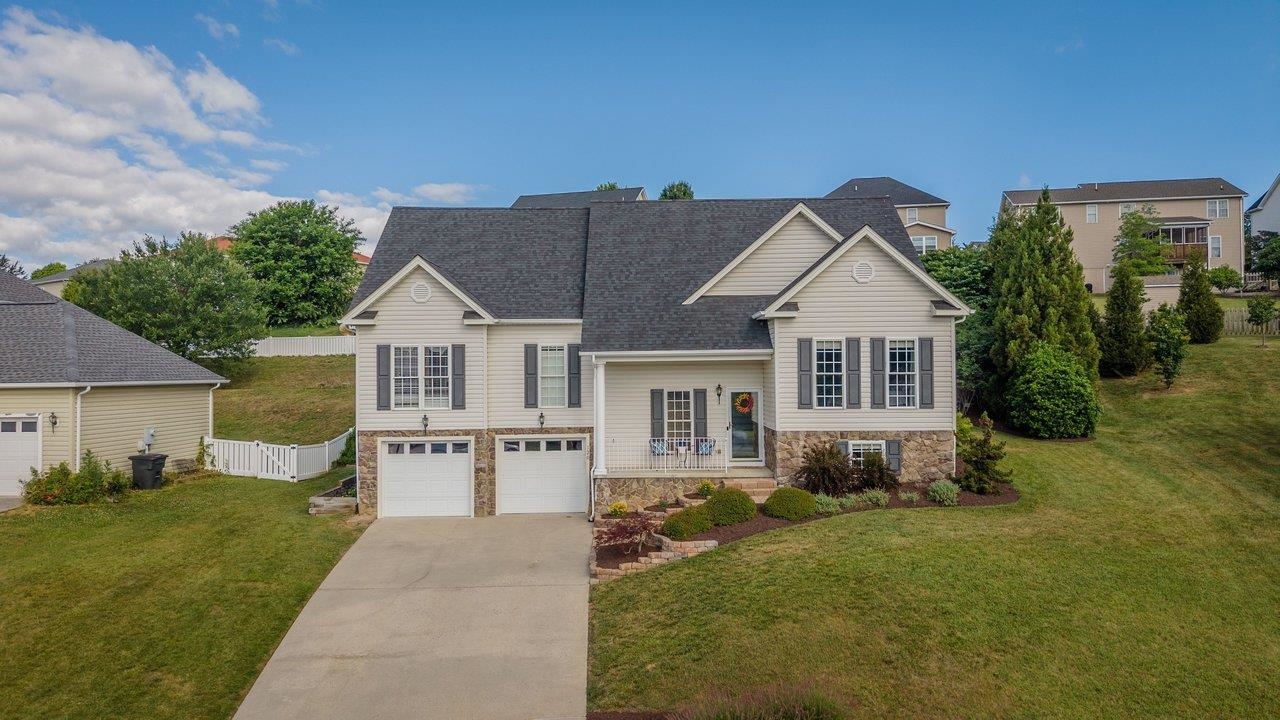 120 DAVID CIR, PENN LAIRD, Virginia 22846, 3 Bedrooms Bedrooms, ,2 BathroomsBathrooms,Residential,120 DAVID CIR,678595 MLS # 678595 120 DAVID CIR, PENN LAIRD, Virginia 22846, 3 Bedrooms Bedrooms, ,2 BathroomsBathrooms,Residential,120 DAVID CIR,678595 MLS # 678595