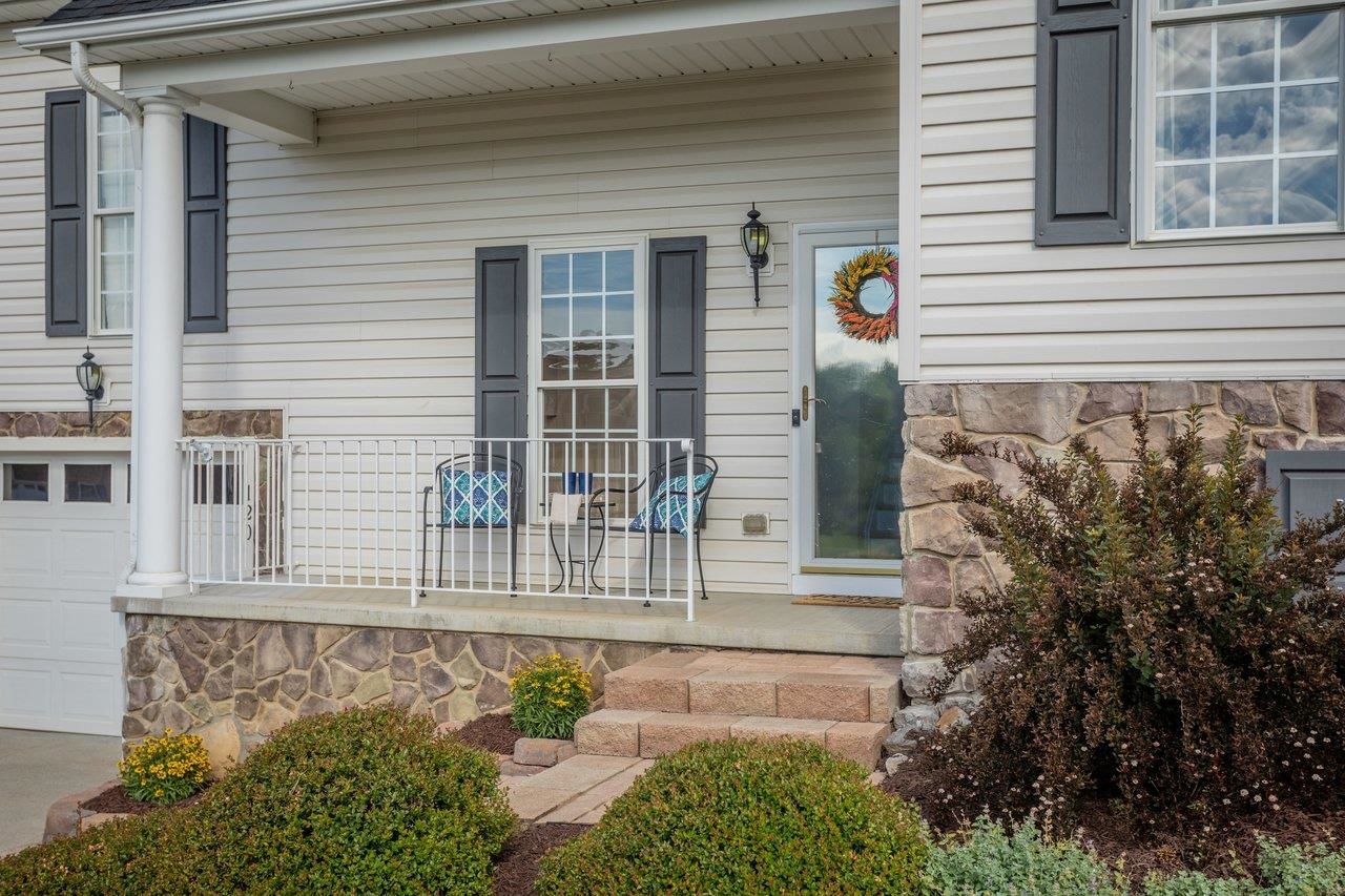 120 DAVID CIR, PENN LAIRD, Virginia 22846, 3 Bedrooms Bedrooms, ,2 BathroomsBathrooms,Residential,120 DAVID CIR,678595 MLS # 678595 120 DAVID CIR, PENN LAIRD, Virginia 22846, 3 Bedrooms Bedrooms, ,2 BathroomsBathrooms,Residential,120 DAVID CIR,678595 MLS # 678595