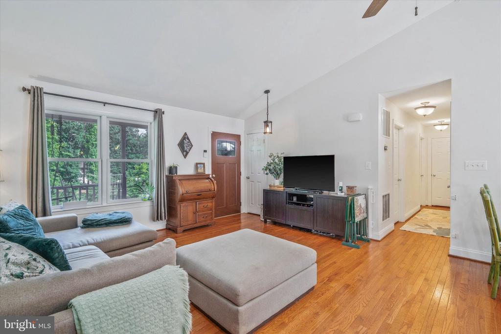 5030 TIMBER KNOLL LN, WARRENTON, Virginia 20186, 3 Bedrooms Bedrooms, ,2 BathroomsBathrooms,Residential,5030 TIMBER KNOLL LN,VAFQ2022442 MLS # VAFQ2022442 5030 TIMBER KNOLL LN, WARRENTON, Virginia 20186, 3 Bedrooms Bedrooms, ,2 BathroomsBathrooms,Residential,5030 TIMBER KNOLL LN,VAFQ2022442 MLS # VAFQ2022442