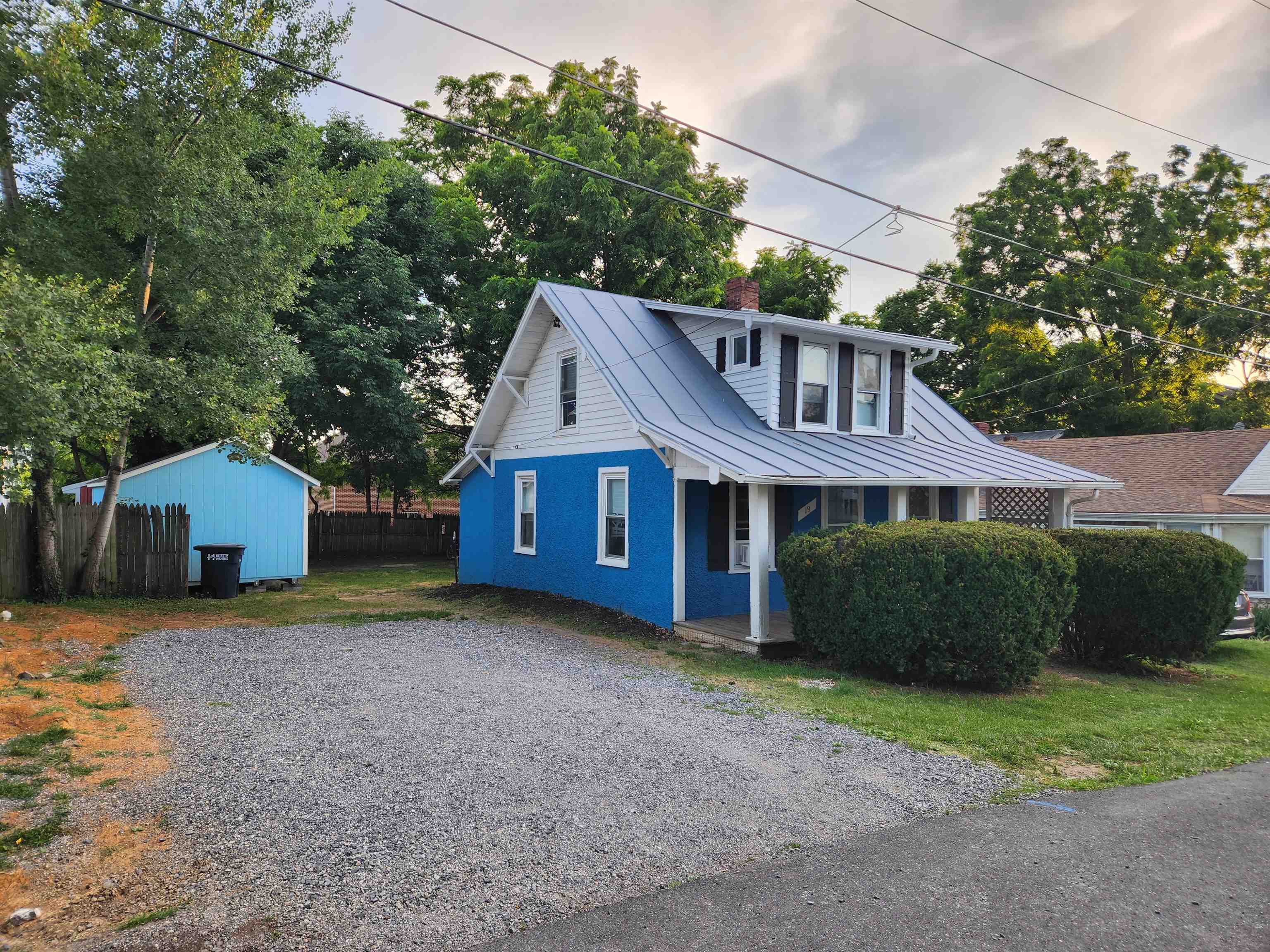19 W WEAVER AVE, HARRISONBURG, Virginia 22801, 1 Bedroom Bedrooms, ,1 BathroomBathrooms,Residential,SINGLE FAMILY HOME,19 W WEAVER AVE,678681 MLS # 678681