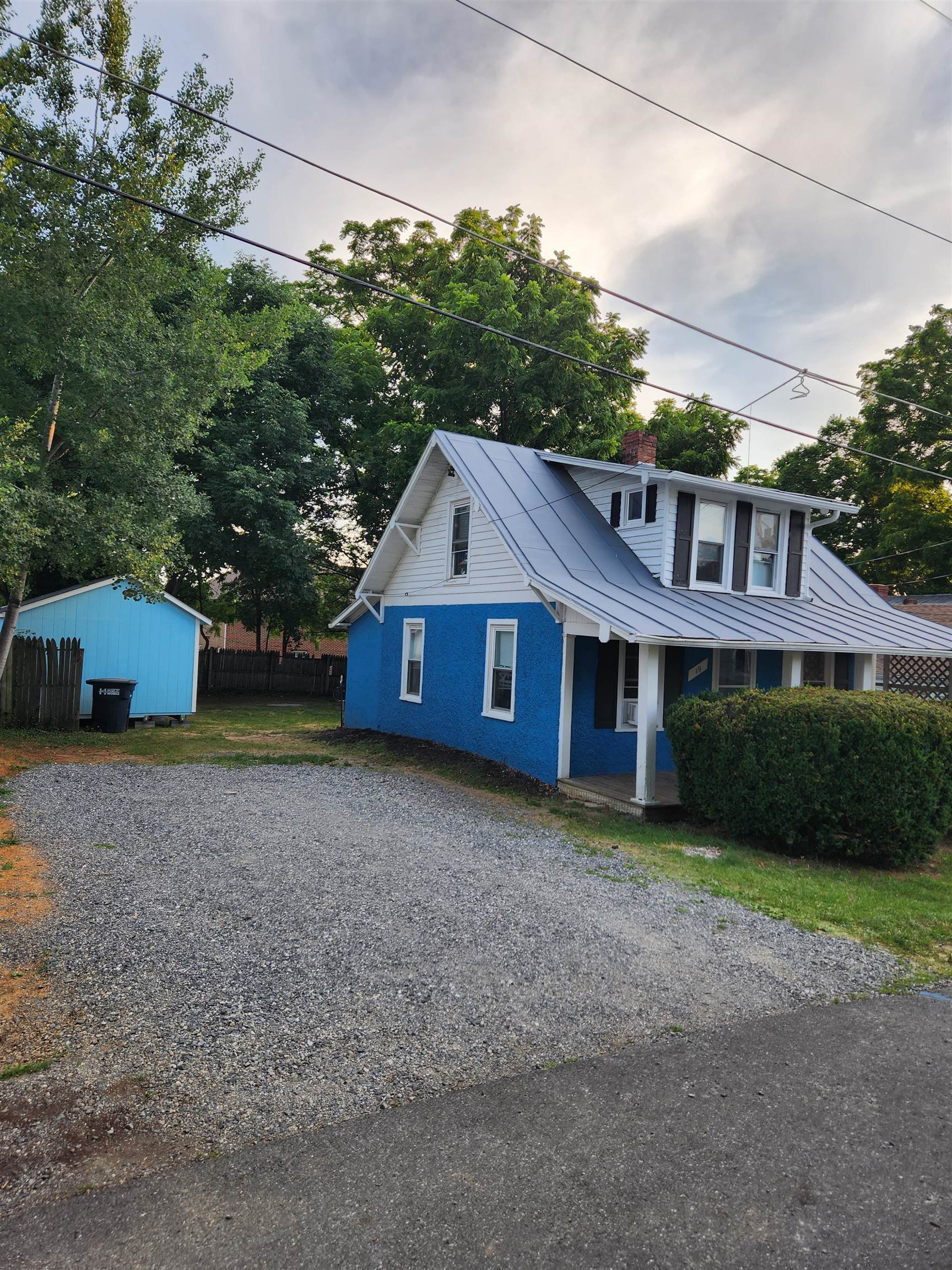 19 W WEAVER AVE, HARRISONBURG, Virginia 22801, 1 Bedroom Bedrooms, ,1 BathroomBathrooms,Residential,SINGLE FAMILY HOME,19 W WEAVER AVE,678681 MLS # 678681