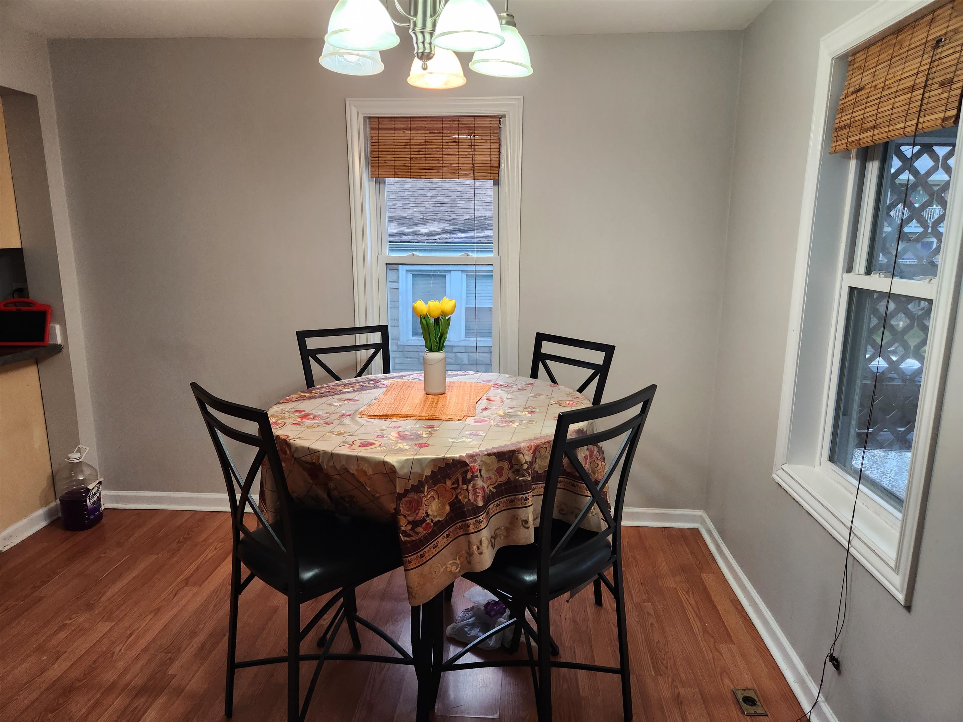 19 W WEAVER AVE, HARRISONBURG, Virginia 22801, 1 Bedroom Bedrooms, ,1 BathroomBathrooms,Residential,SINGLE FAMILY HOME,19 W WEAVER AVE,678681 MLS # 678681