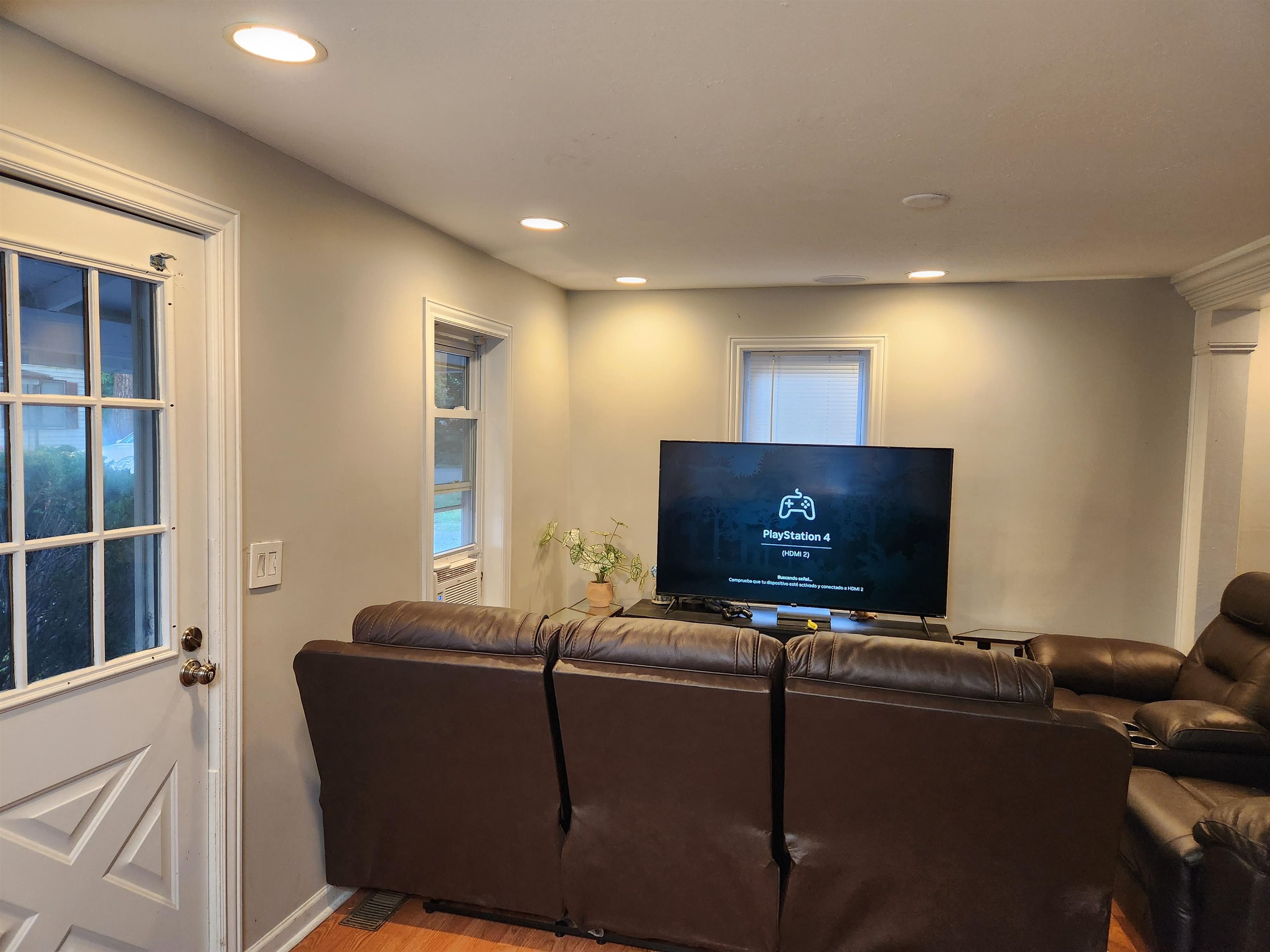 19 W WEAVER AVE, HARRISONBURG, Virginia 22801, 1 Bedroom Bedrooms, ,1 BathroomBathrooms,Residential,SINGLE FAMILY HOME,19 W WEAVER AVE,678681 MLS # 678681