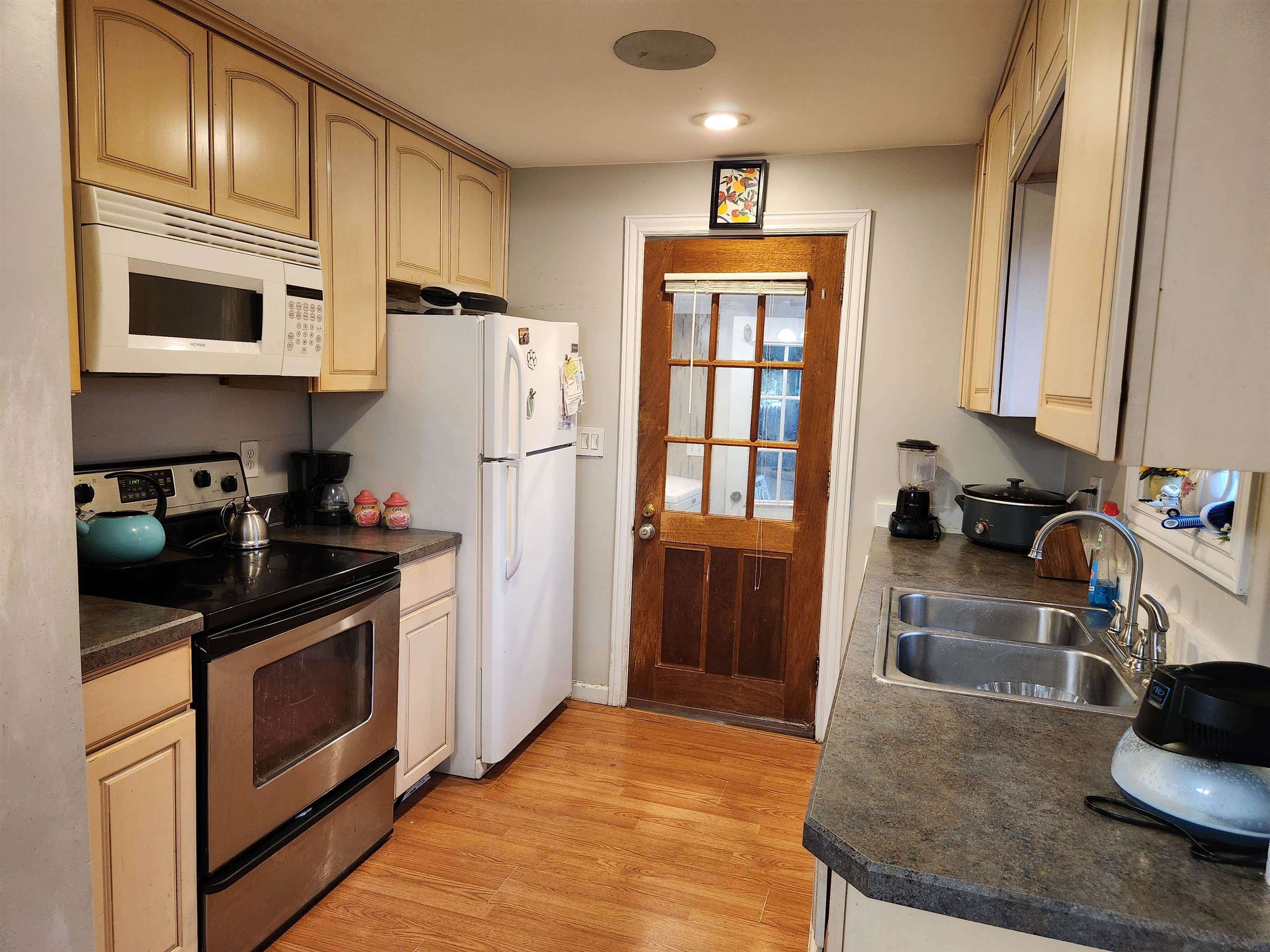 19 W WEAVER AVE, HARRISONBURG, Virginia 22801, 1 Bedroom Bedrooms, ,1 BathroomBathrooms,Residential,SINGLE FAMILY HOME,19 W WEAVER AVE,678681 MLS # 678681