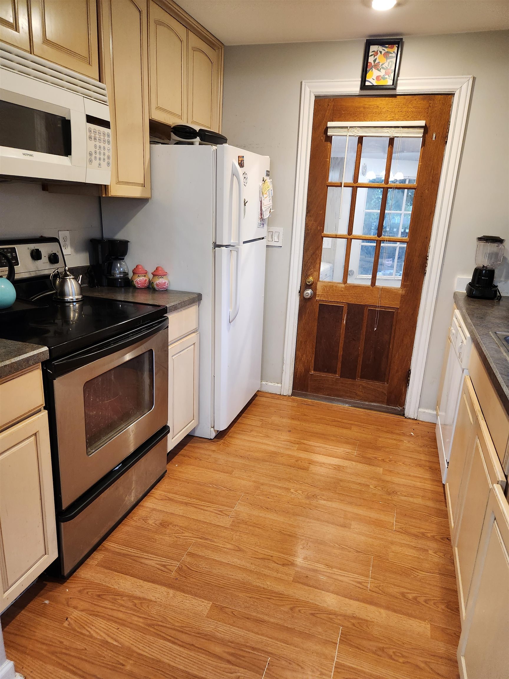 19 W WEAVER AVE, HARRISONBURG, Virginia 22801, 1 Bedroom Bedrooms, ,1 BathroomBathrooms,Residential,SINGLE FAMILY HOME,19 W WEAVER AVE,678681 MLS # 678681