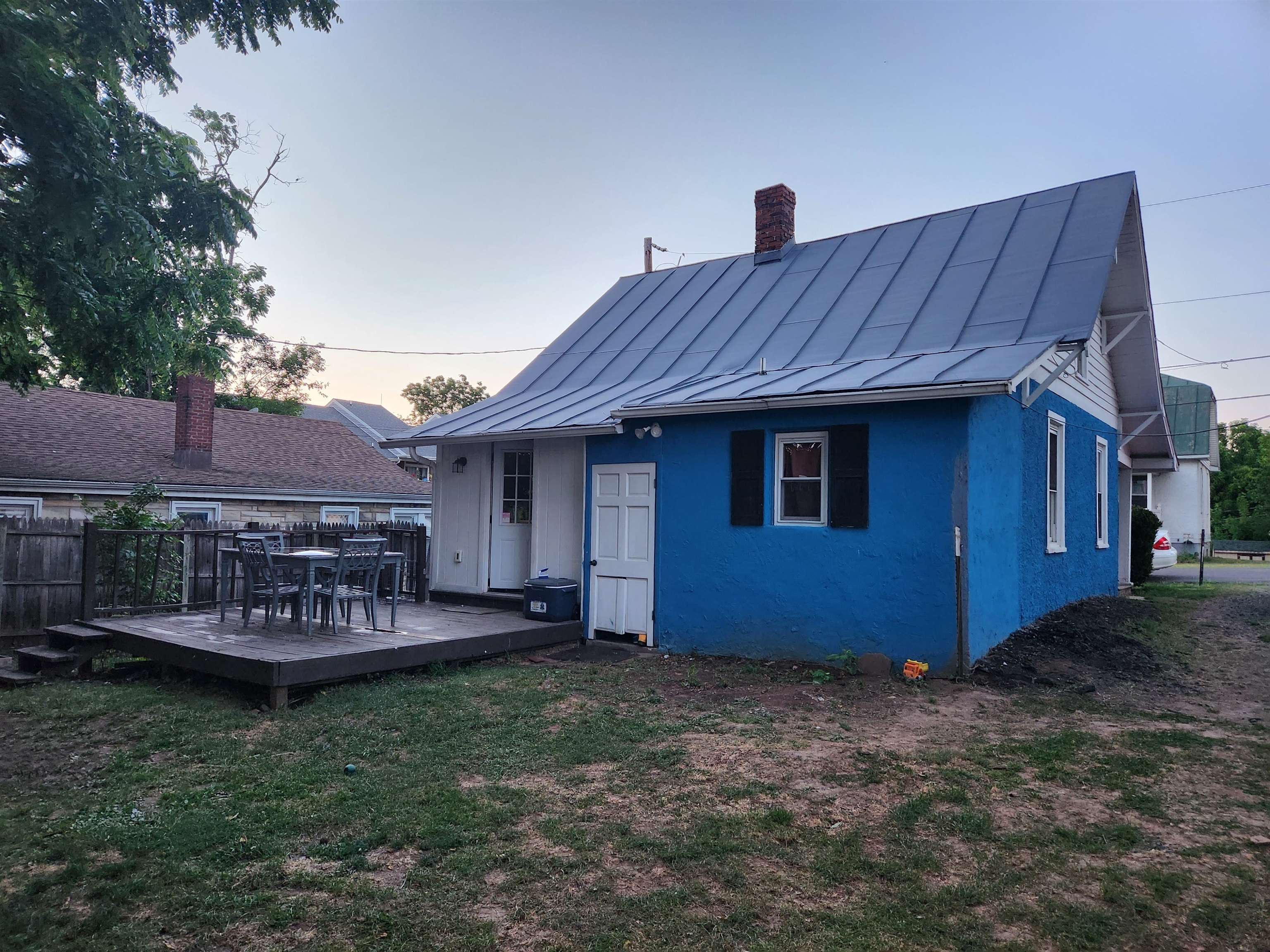 19 W WEAVER AVE, HARRISONBURG, Virginia 22801, 1 Bedroom Bedrooms, ,1 BathroomBathrooms,Residential,SINGLE FAMILY HOME,19 W WEAVER AVE,678681 MLS # 678681