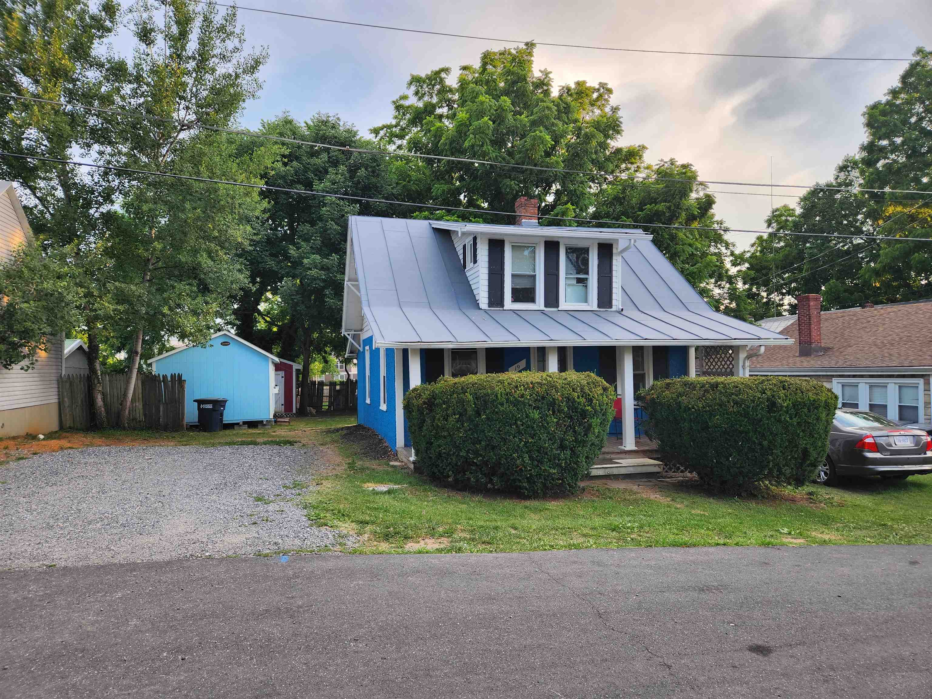 19 W WEAVER AVE, HARRISONBURG, Virginia 22801, 1 Bedroom Bedrooms, ,1 BathroomBathrooms,Residential,SINGLE FAMILY HOME,19 W WEAVER AVE,678681 MLS # 678681