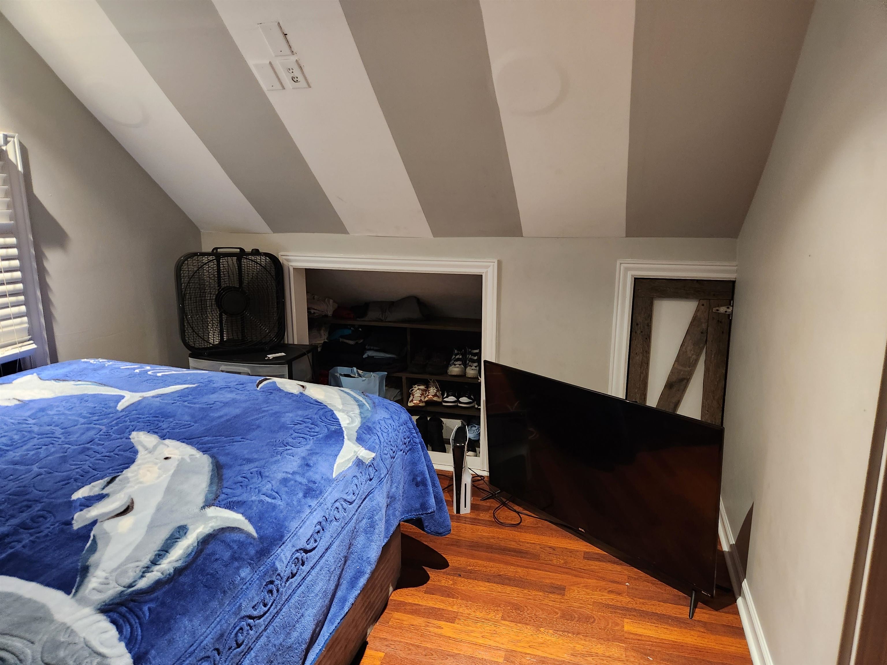 19 W WEAVER AVE, HARRISONBURG, Virginia 22801, 1 Bedroom Bedrooms, ,1 BathroomBathrooms,Residential,SINGLE FAMILY HOME,19 W WEAVER AVE,678681 MLS # 678681